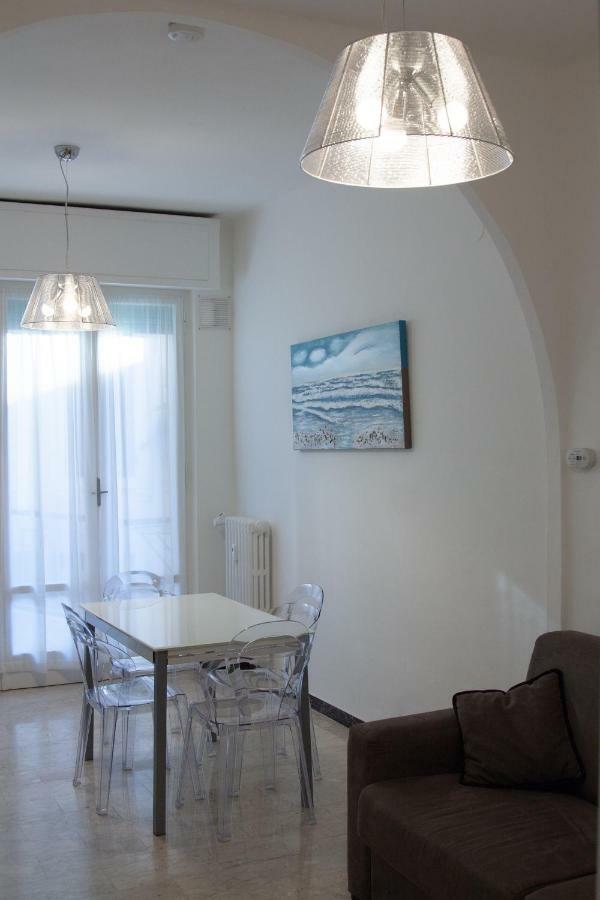 St George Villa Imperia Exteriör bild